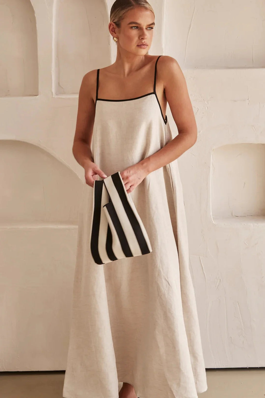 Minimal Muse Maxi Dress