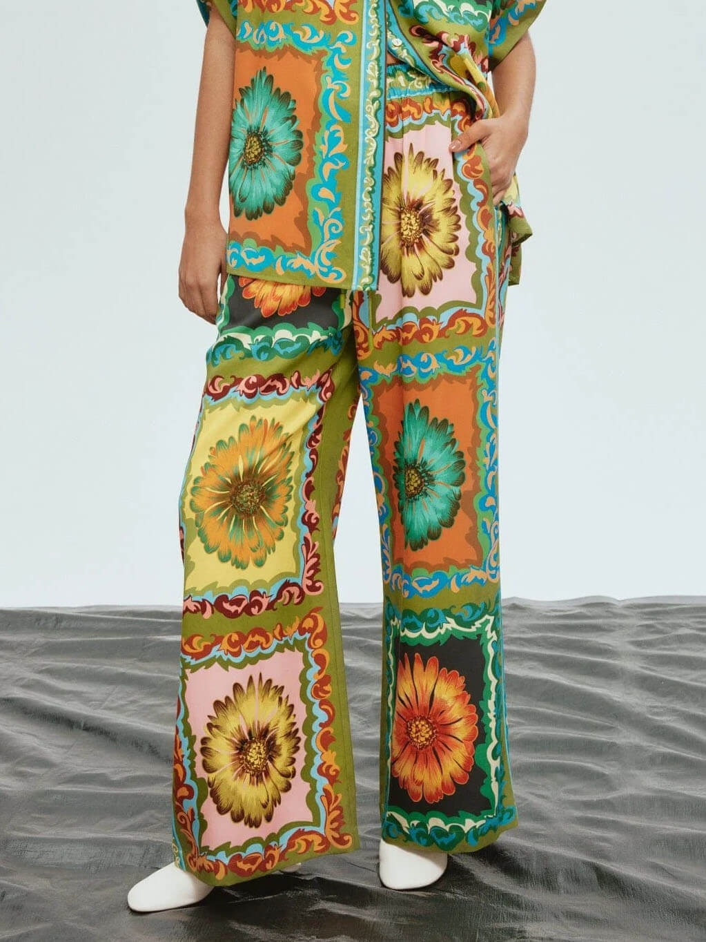 Women’s Vintage Floral Print Pants Set