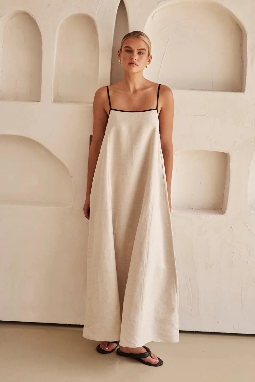 Minimal Muse Maxi Dress