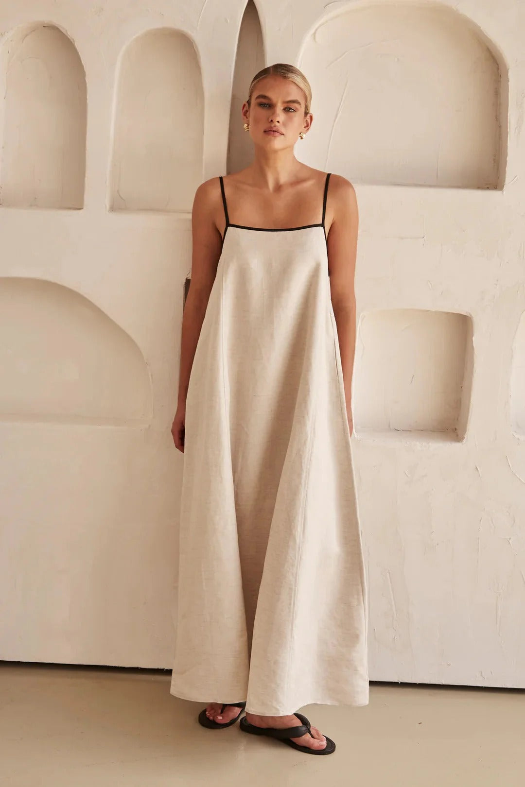 Minimal Muse Maxi Dress