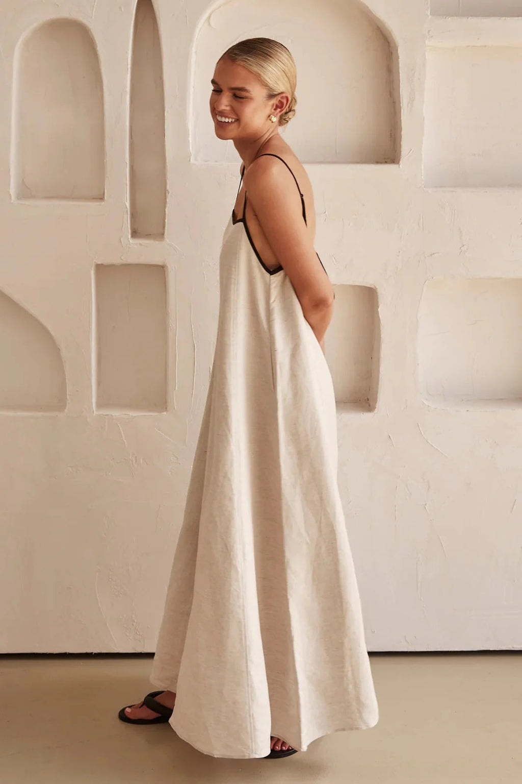 Minimal Muse Maxi Dress